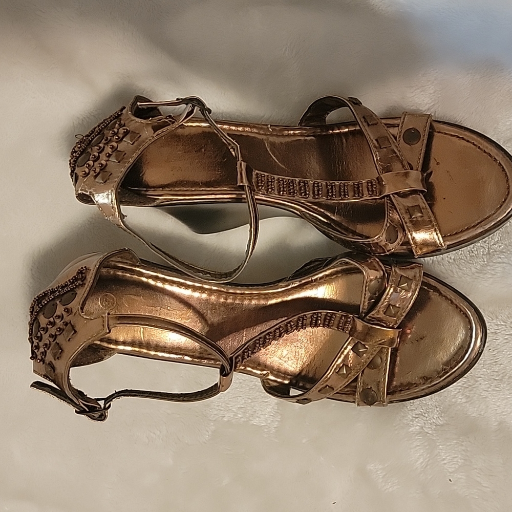 Shoes - Picture 4 of 8
